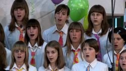 Na včerajšnji reviji otroških pevskih zborov v Brežicah se jih je predstavilo osem.