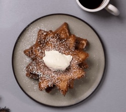 Recept: Božične šnite pandoro s kavo in maskarponejem