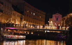                  FOTO: Ogled novoletne Ljubljane z ladjice Barjanka