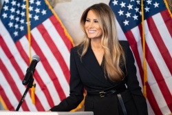  Govorice je zanikala, Melania se vrača v Belo hišo