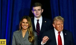 Barron Trump iz zlate kletke naravnost pod žaromete; dvometraš zaradi 