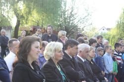 Predsednik Borut Pahor s kostanjeviškimi gostitelji: županom Ladkom Petretičem, ravnateljico Melito Skušek (druga z leve) in direktorico občinske uprave Judito Lajkovič (levo). (Foto: M. L.)