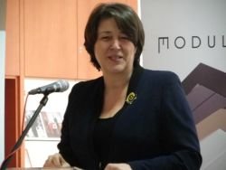 Evropska komisarka za promet mag. Violeta Bulc se je včeraj mudila v Trebnjem. (Foto: J. S.)