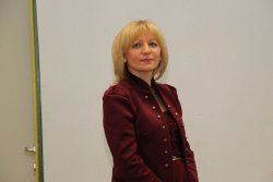 Doc. dr. Lea-Marija Colarič-Jakše je organizirala in moderirala forum.