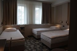 Najcenejša nočitev v hotelu znaša 35 evrov na osebo.