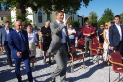 Predsednik Borut Pahor je prišel v družbi župana Marjana Hribarja.