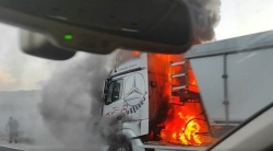 Davišnji požar na avtocesti (Foto: FB PKD)