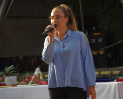 Pevka Katja Bregar