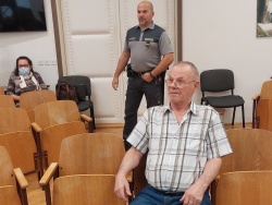 Franc Šterban na Okrožnem sodišču v Krškem (Fotografije: J. Koršič)