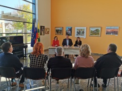 S predstavitve Liste za celostni razvoj in kandidata za šentjernejskega župana Jožeta Simončiča.