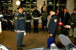 Načelnik postaje mejne policije Obrežje Bojan Bogovič je na Obrežju pozdravil kolega načelnika postaje mejne policije Bregana Ivico Maleka.