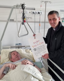 Prejemnika Jožefovega odličja je te dni v bolnišnici obiskal novomeški škof msgr. dr. Andrej Saje.