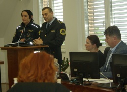 Tamara Bizjak, načelnica PP Šentjernej, in Andrej Zbašnik, v.d. direktorja PU Novo mesto, sta se udeležila občinske seje v Šentjerneju.