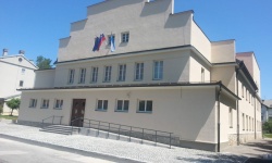 Zasedanje Zbora odposlancev slovenskega naroda je leta 1943 potekalo v tedanjem Sokolskem domu v Kočevju, današnjem Šeškovem domu. (Foto: arhiv; Zavod Kočevsko)