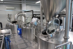 Kakovostna pivovarska oprema je ključna za zanesljivo proizvodnjo.