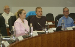 Svetniki (od leve proti desni): Manca Kušljan, Žiga Kodelič, Jani Selak, zadaj Franc Hudoklin