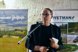 Zbornik je predstavil Andrej Hudoklin, sodelavec novomeške enota Zavoda za varstvo narave, ki je tudi avtor večine prispevkov. (Foto: Tomaž Grdin)