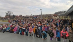 FOTO: Zgodovinski dogodek za Šmarjeto - prenovljena šola odprta