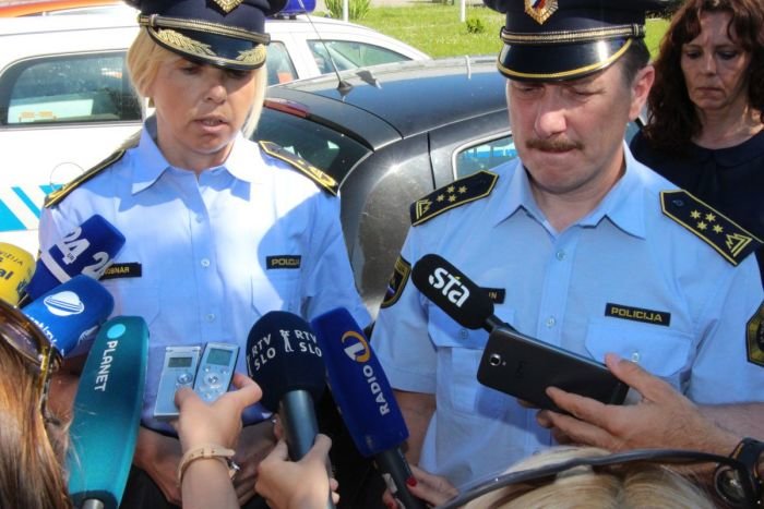 Tatjana Bobnar, namestnica generalnega direktorja Policije, in Janez Ogulin, direktor PU Novo mesto. (Foto: M. Ž.)