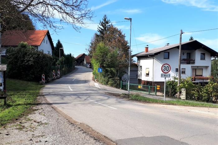 Zožitev ceste v Podgračenem (foto: Občina Brežice)