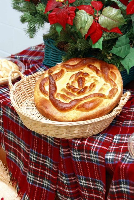 Ohranjajo tradicijo pečenja božičnega kruha