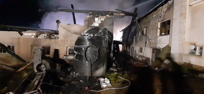 FOTO: Ogenj uničil hišo in hlev