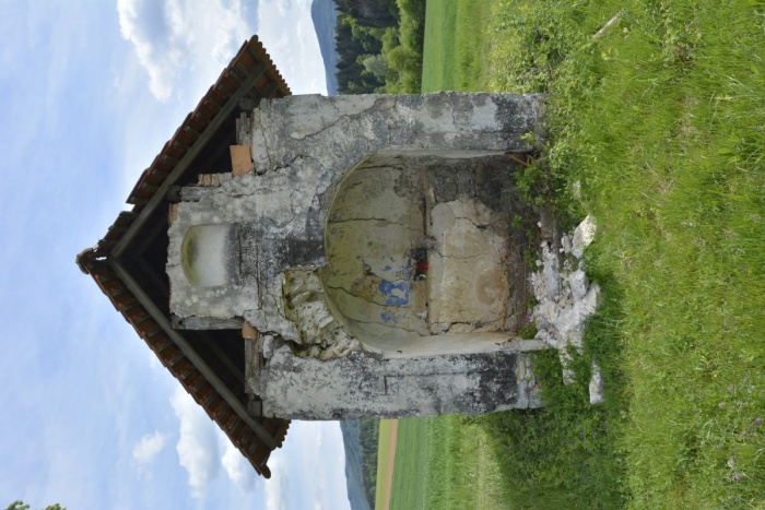 Lukčeva kapelica maja 2020 (Foto: D. Štepec, arhiv ZVKDS, OE Novo mesto)