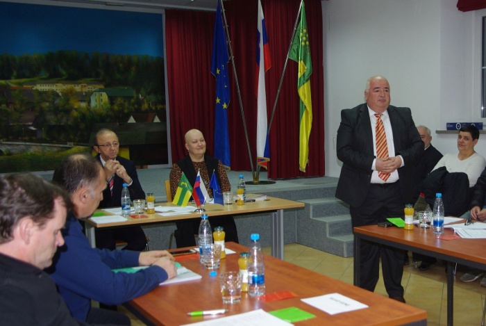 Stari novi župan Jože Kapler je nagovoril zbrane ter se vsem občanom zahvalil za zaupanje.