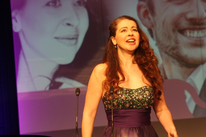 Sinočnji koncert lanskih nagrajencev je zaključila Jerica Steklasa, ki se je Novomeščanom predstavila tudi v vlogi Rozalinde v operi Netopir. (Foto: I. Vidmar)