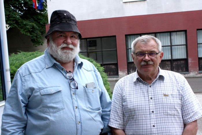 Predstavnika Zveze ekoloških gibanj Slovenije predsednik Karel Lipič (desno) in Matjaž Valenčič (Vse foto: M. L.)
