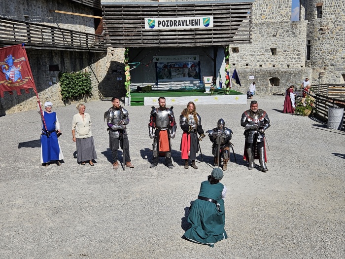 Suhokranjski dnevi: Na Cviblju poklon NOB, na gradu srednjeveški dan