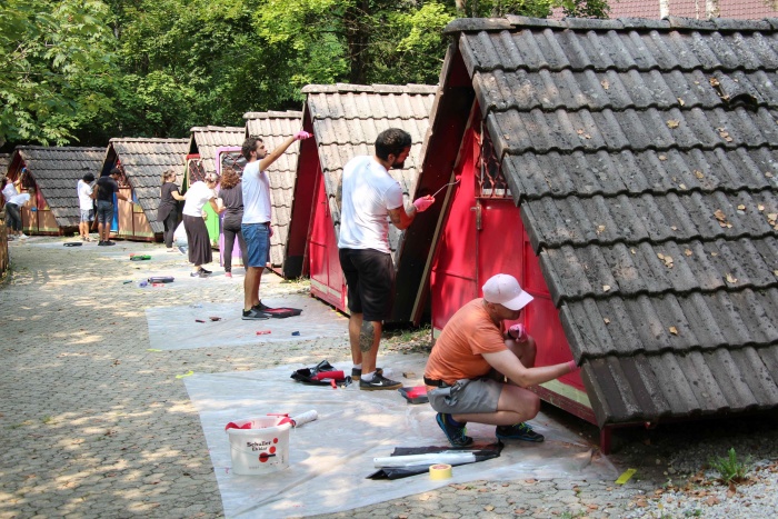 Zasijal v barvah in likih Govorečega Toma in prijateljev