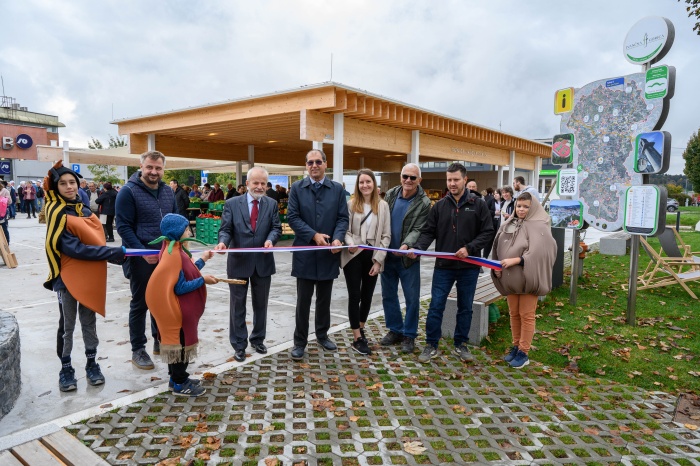 FOTO: Ob 10. prazniku krompirja slovesno odprtje nove tržnice