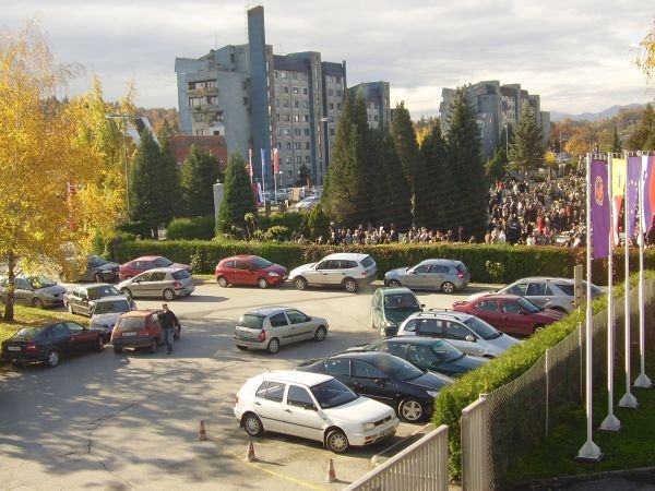 Policija opozarja na povečan promet in tatvine na domu