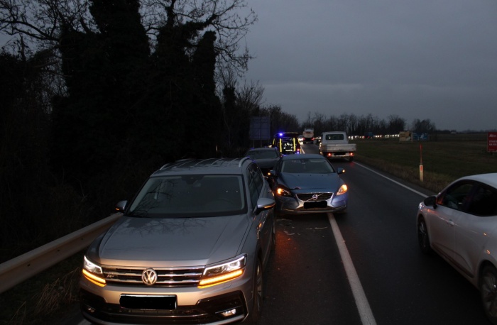 FOTO: Trpela pločevina treh