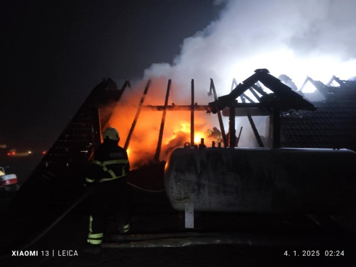 FOTO: V požaru za 30 tisočakov škode; veliko vlamljali in vozili brez vozniških