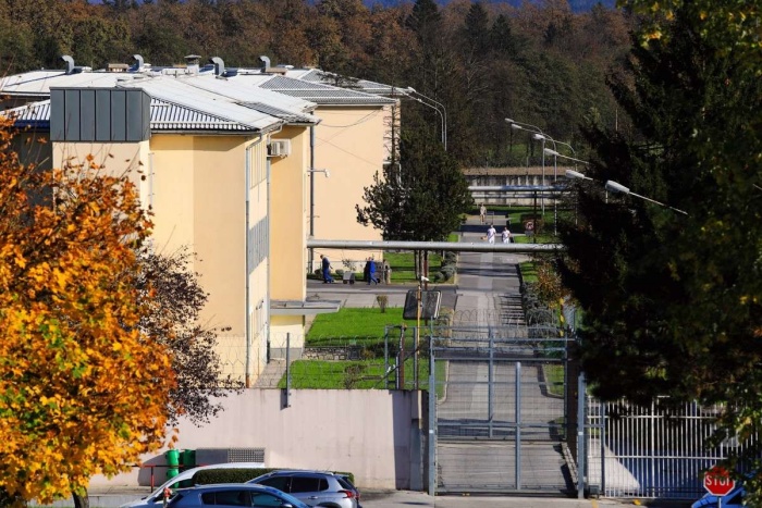 Zagorelo naj bi v celici v prvem bloku zapora na Dobu. (Foto: Andrej Petelinšek / Večer)