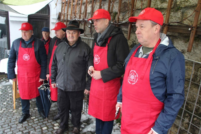 FOTO: Valentinov tradicionalni rez mestne trte