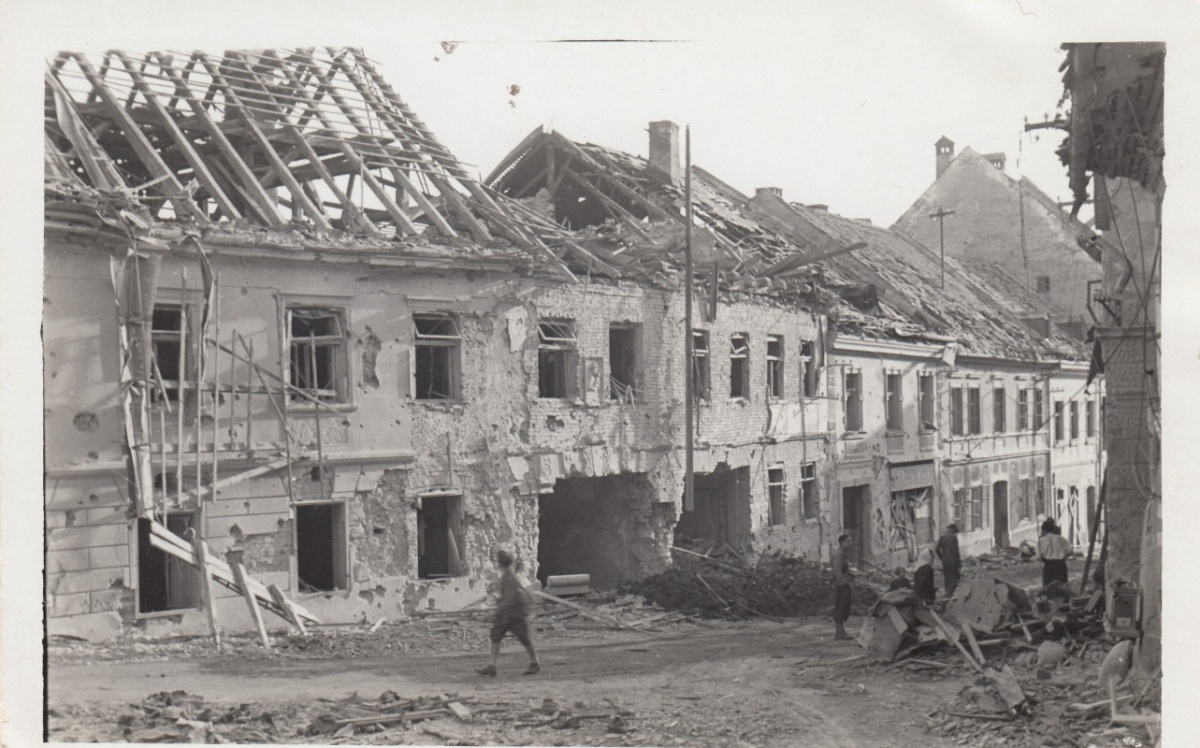 DL: FOTO – 80 anni di bombardamenti su Novi Mesto – come la città guarisce le sue ferite