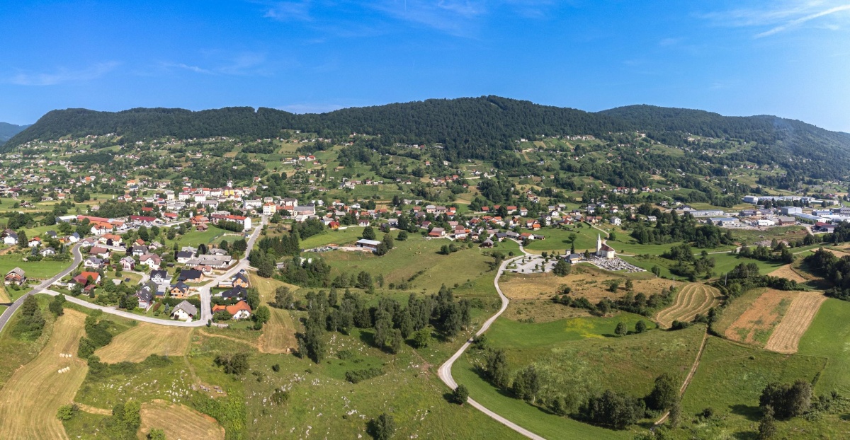 Semič - panorama z višine okoli 100 metrov (Foto: Uroš Novina)