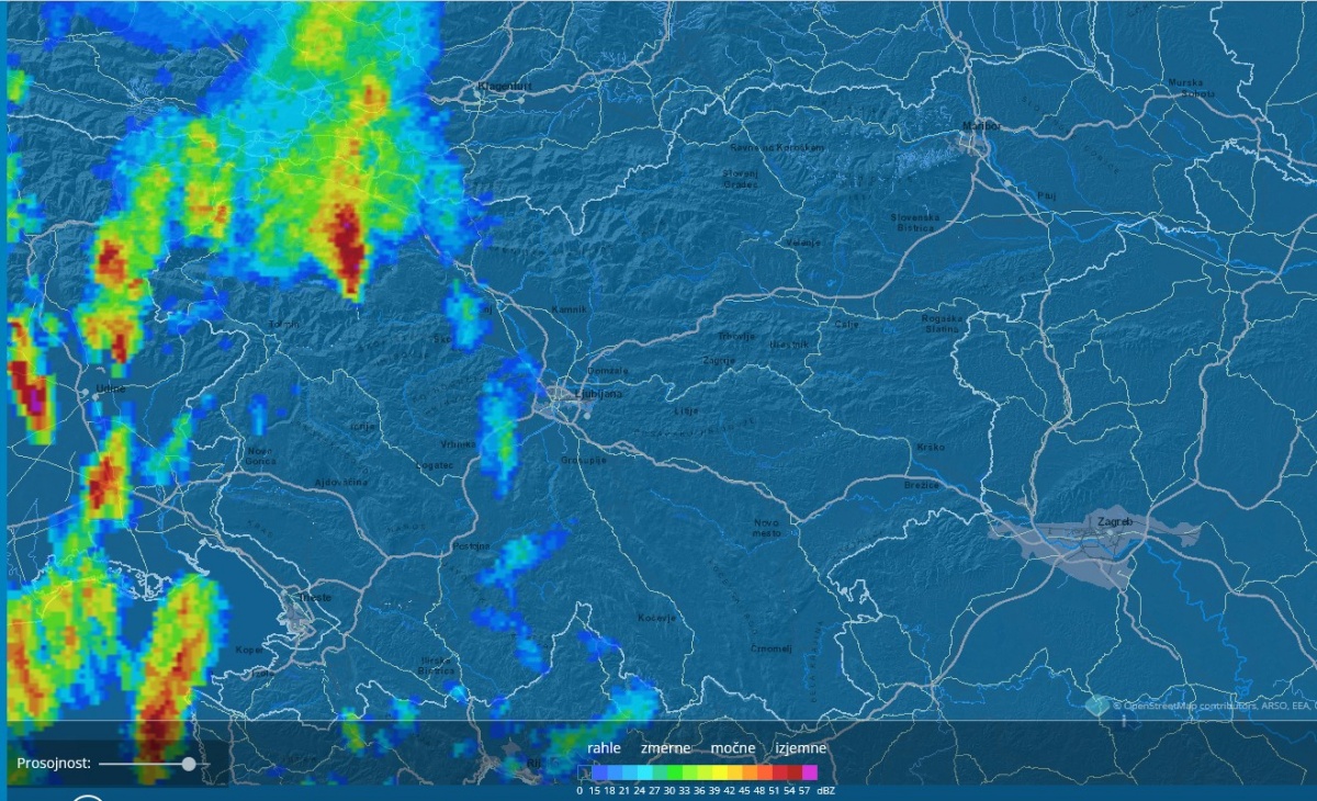 Tokrat fronta prihaja z juga. Prve nevihte so okoli 9. ure dosegle Obalo. (Radarska slika padavin ob 11. uri)