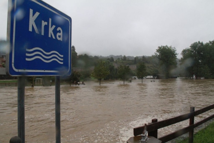 Danes in jutri bi lahko naraščala tudi Krka, pravijo hidrologi. (Simbolna slika; arhiv DL)