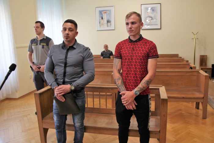 Mirko Pilinger (levo) in Dejan Novak na novomeškem okrožnem sodišču. (Foto: arhiv DL; M. Ž.)