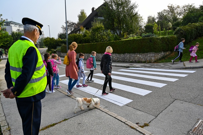 Otroci so najbolj ranljiva skupina pešcev, zato bodimo ostali udeleženci nanje še posebej pozorni. (Foto: DL/arhiv)