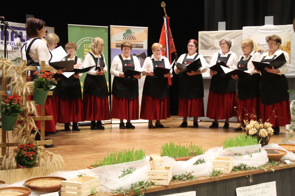 Članice Društva podeželskih žena Tavžentroža so znova pripravile prisrčen dogodek.  
