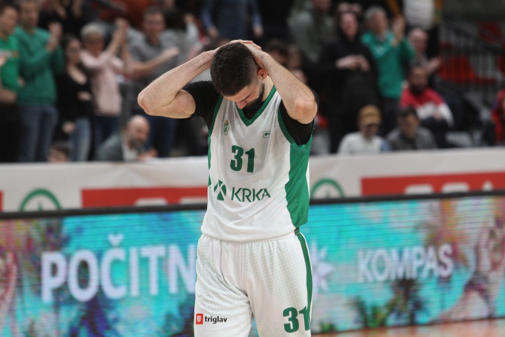 Žalost Marka Radovanovića po zgrešeni trojki ob koncu tekme.