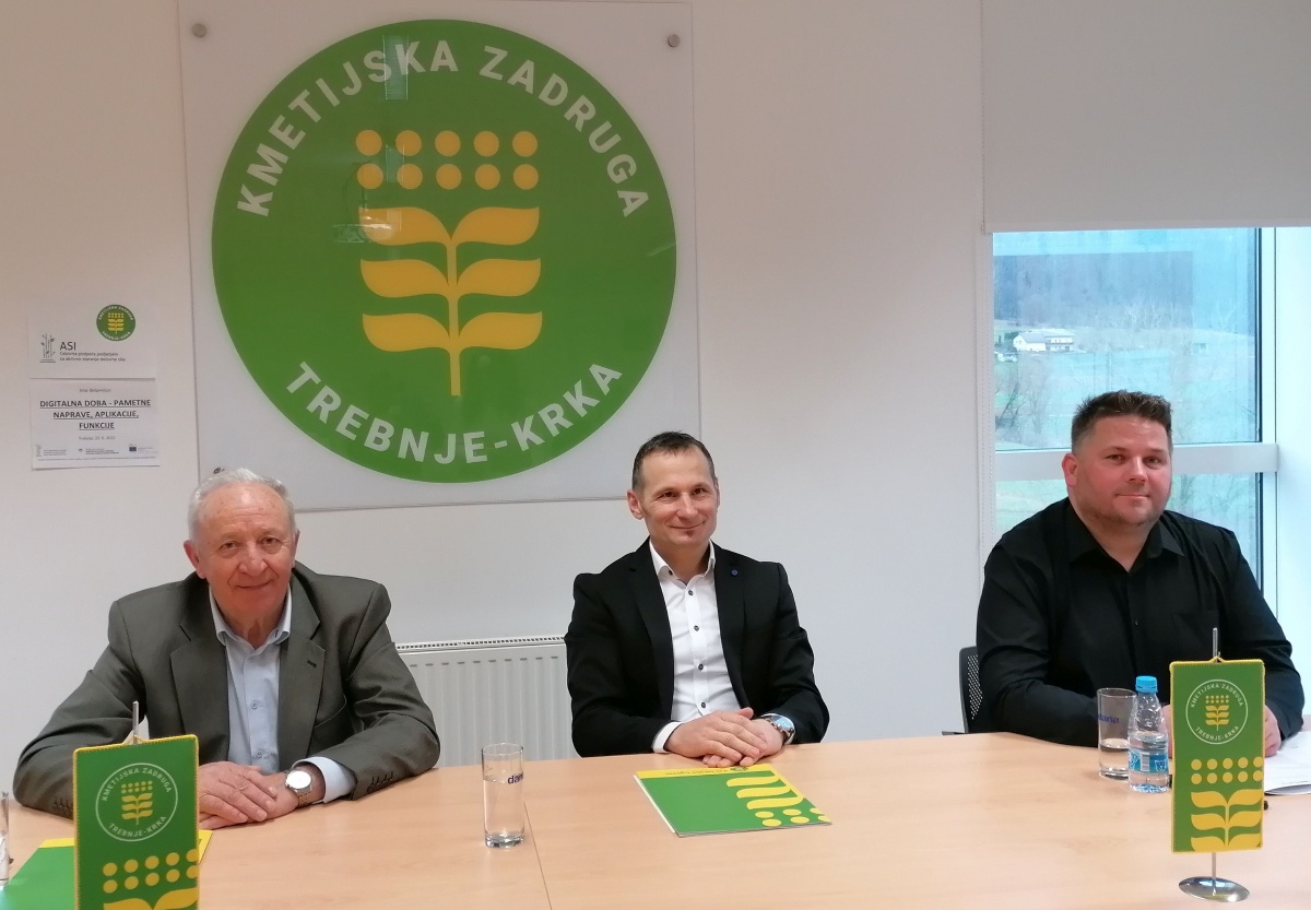 Na današnji novinarski konferenci so spregovorili (od leve proti desni): Anton Strah, Stanko Tomšič in Borut Sever.