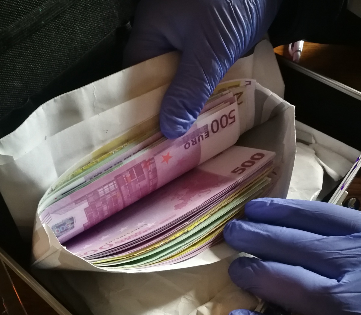 Ponarejeni denar (Foto: PP Krško)