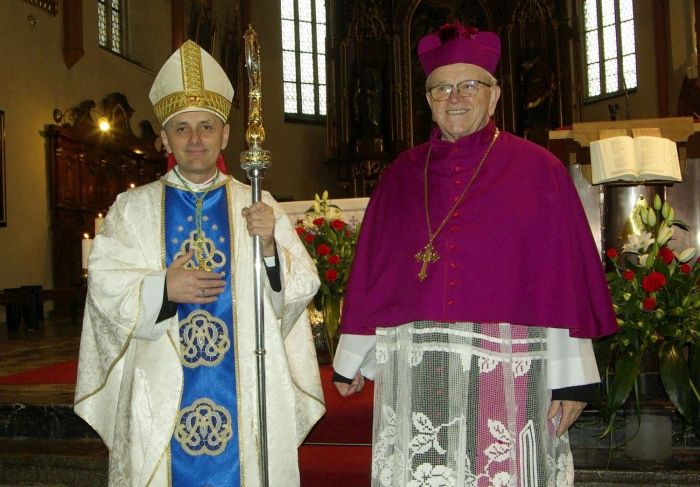 Dr. Janeza Grila je na mesto 34. novomeškega prošta umestil škof msgr. dr. Andrej Saje.