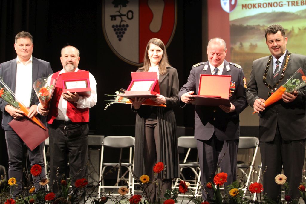 Prejemniki občinskih priznanj z županom